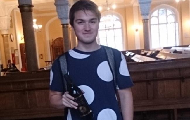 В Санкт-Петербурге синагога наградила студента бутылкой вина за поимку покемона