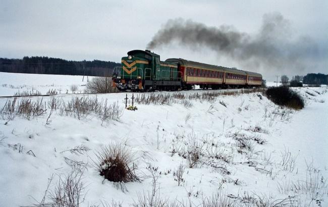 Не заметила поезд: на железной дороге под Киевом погибла женщина