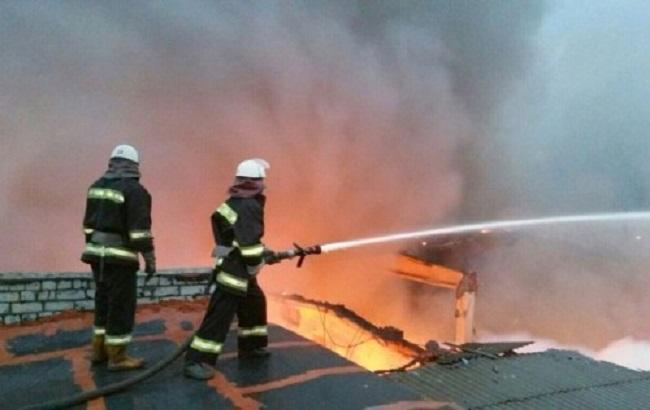 В Луганской области на пожаре в жилом доме погибли 2 человека