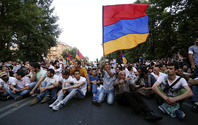 Протесты в Ереване: оппозиция обещает продолжить акции с удвоенной силой