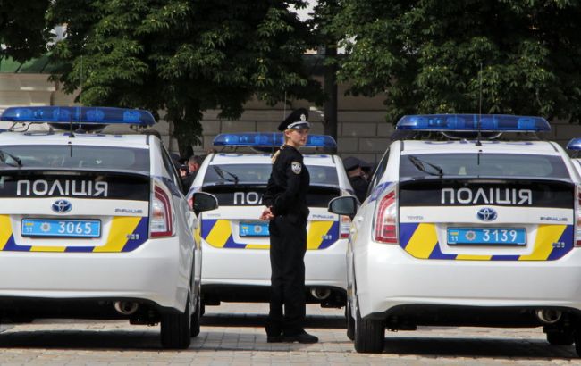 У Закарпатській обл. поліція застосувала зброю для зупинки втікачів на автомобілі