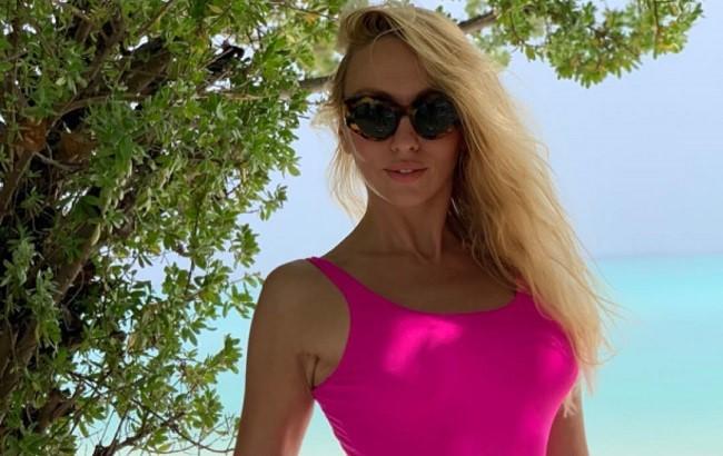 "Прямо балерина": Оля Полякова захопила пляжним фото з Майамі