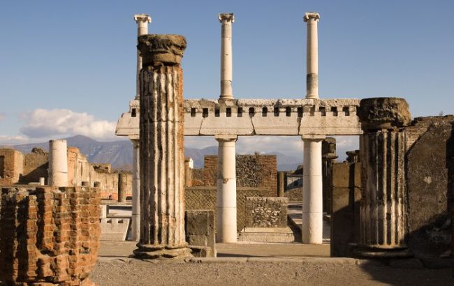 В Италии подросток попытался украсть кусок руин Помпеи ради нового iPhone