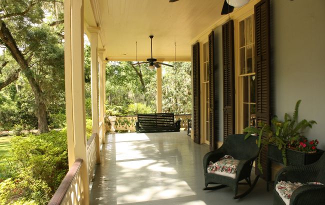 Ніколи не робіть цього перед порогом: впустите в будинок біди і злидні