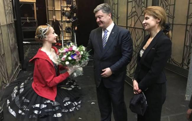 Подружжя Порошенко послухали українську оперну приму в Берліні