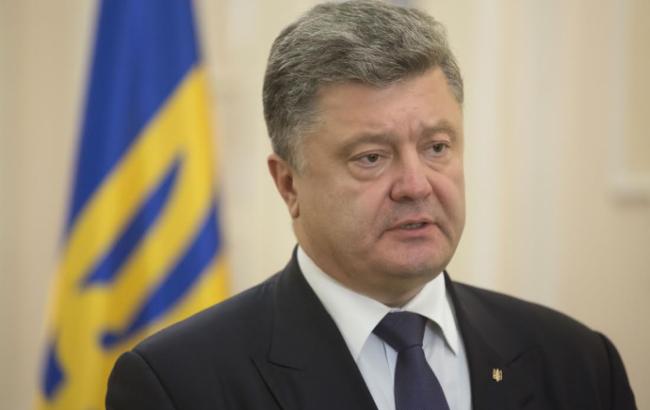 Порошенко в Парижі: ОБСЄ отримає доступ до всіх окупованих територій