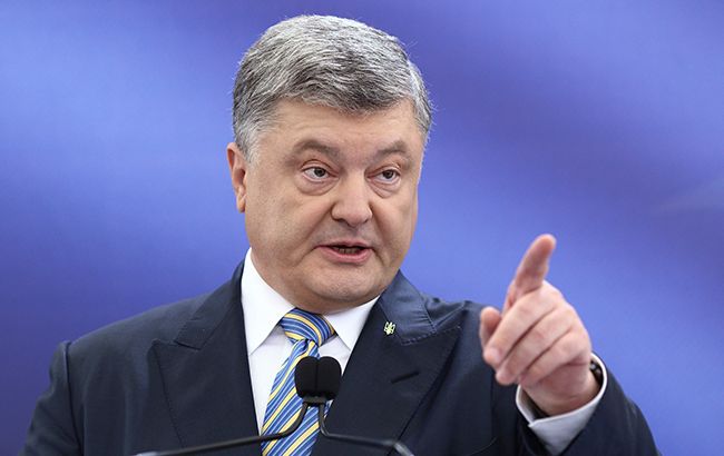 Майже 4 мільйони українців отримали біометричні паспорти, - Порошенко