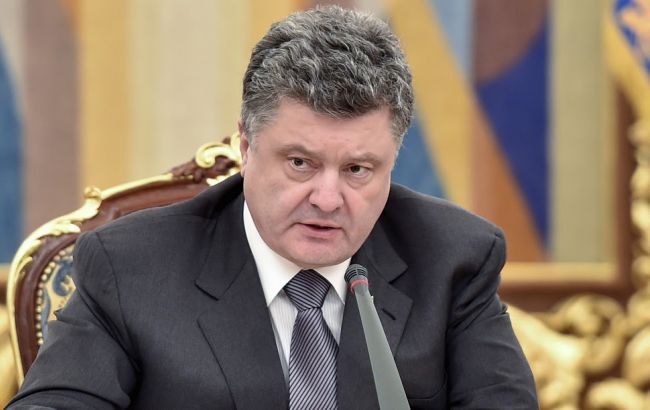 Порошенко назвав підвищення зарплат військовим пріоритетом нацбезпеки