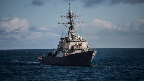 Есмінець ВМФ США пройшов через Босфор у Чорне море