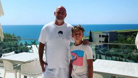 Снова в школу: Потап с бывшей женой отвели сына в пятый класс