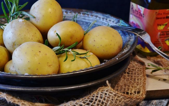 Приховані загрози для здоров'я: кому не можна їсти молоду картоплю