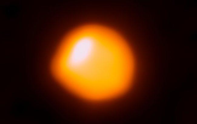 Ученые получили новые снимки одной из самых больших звезд Бетельгейзе