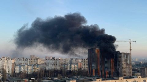 В Киеве второй раз за год загорелась недостроенная высотка