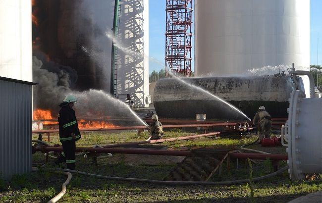 Пожежа на нафтобазі в Київській обл.: "Азов" взяв під охорону периметр