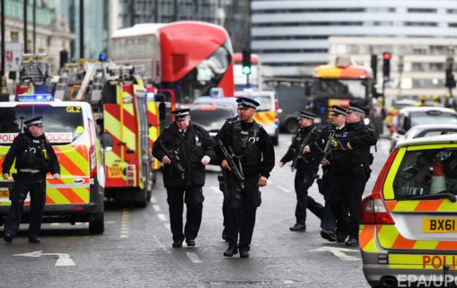 У Британії поліція відпустила шестеро з десяти підозрюваних