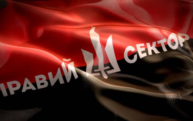 У Криму оштрафували чоловіка, який розмістив у соцмережі символіку "Правого сектору"