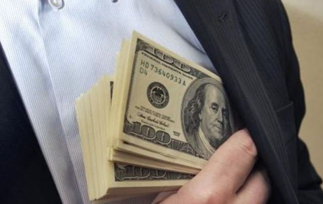 Опитування: 70% українців вважають, що підвищення зарплат держчиновників не знищить корупцію