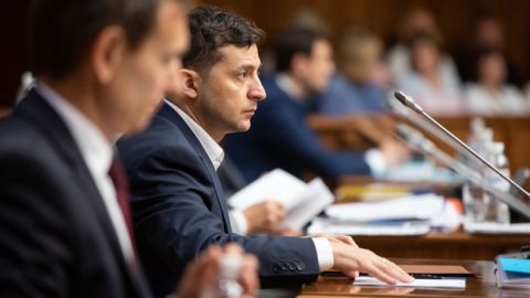 Зеленський підписав закон про розрахунок тарифу для домашніх сонячних електростанцій