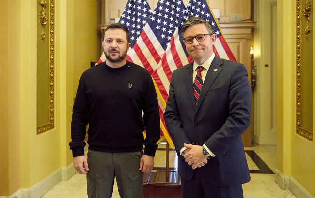 Зеленский поговорил со спикером Палаты представителей США
