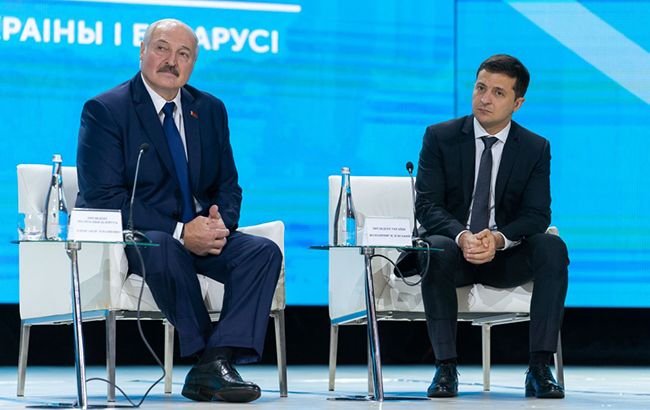 Зеленський і Лукашенко цокнулись і підірвали зал сміхом і оплесками (відео)