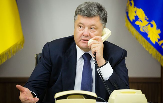 Украинцам поступают звонки с голосом Порошенко