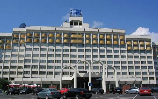 Суд разблокировал приватизацию киевского "Президент-отеля"
