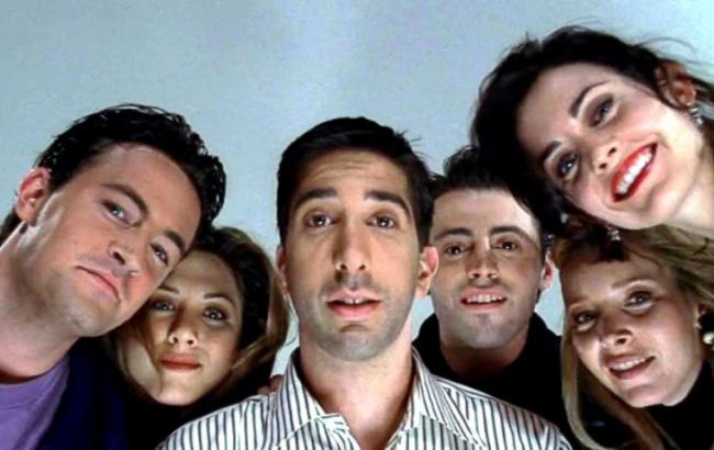 Дэвид Швиммер опроверг новость о продолжении "Друзей"