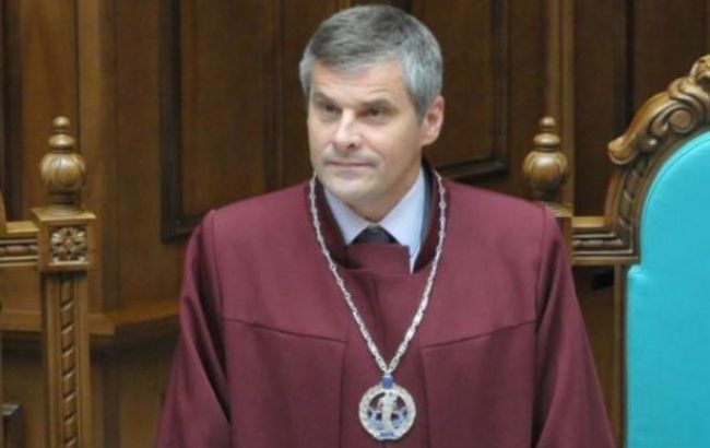 Суддя КСУ Мельник пішов у відставку