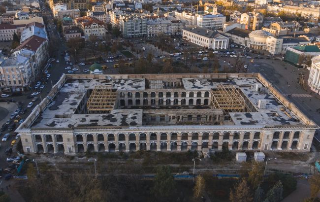 В Киеве началась бессрочная акция с требованием вернуть Гостиный двор