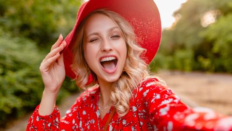 Ці 3 знаки Зодіаку скоро засяють від радості: кому пощастить