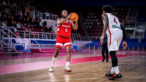 "Прометей" на последних секундах вырвал победу у "Хапоэля" в баскетбольной Лиге чемпионов: видео