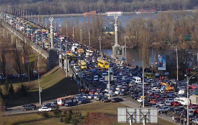 Пробки в Киеве достигли 7 баллов