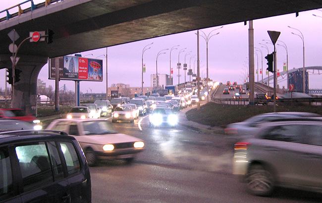Пробки в Киеве достигли 9 баллов