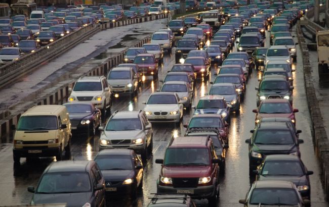 Затори у Києві досягли 6 балів