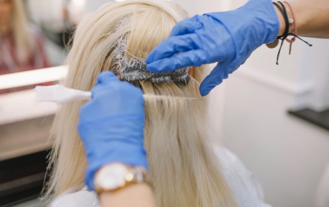 Цвет сохранится надолго: как правильно ухаживать за окрашенными волосами