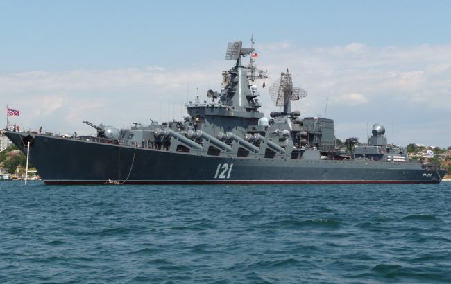 Подбитый крейсер "Москва" догорает в Черном море, - глава Одесской ОВА