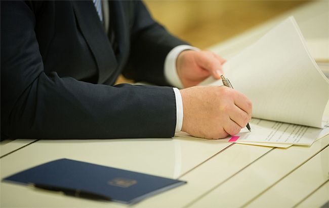 Порошенко подписал закон о строительстве дорог по принципу концессии