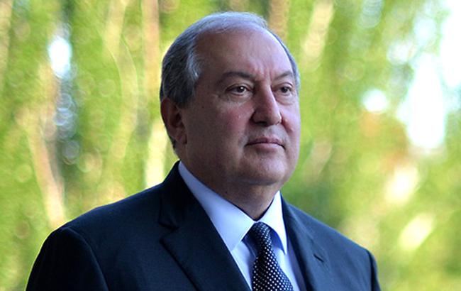 Ситуація у Вірменії: президент звільнив глав Служби нацбезпеки і поліції