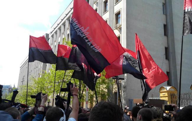 "Правый сектор" установит блокпосты в Закарпатской и Киевской обл