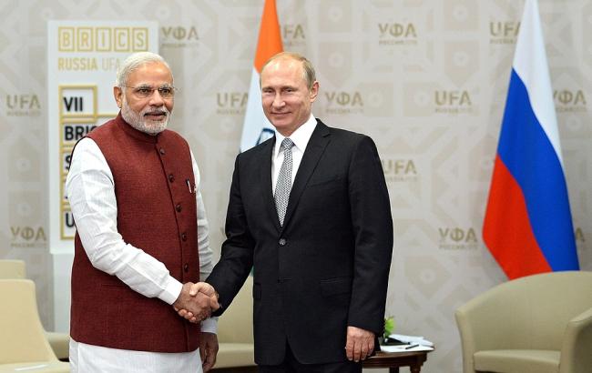Путин пообещал премьеру Индии попробовать себя в йоге