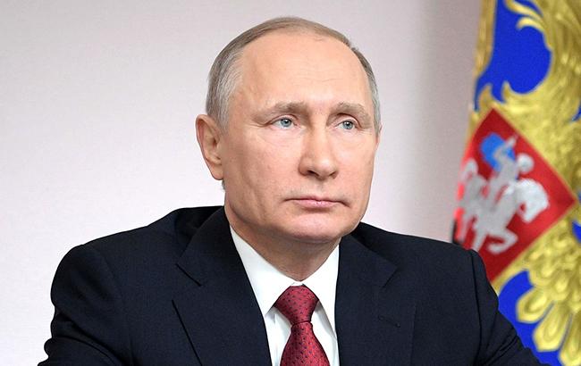 Путін заявив, що РФ в 2018 році скоротить витрати на оборону через економію