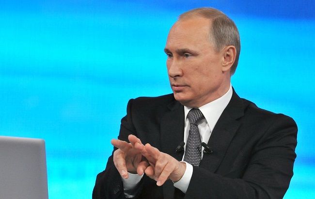 Опрос: 46% россиян считают "прямую линию" Путина "показухой"