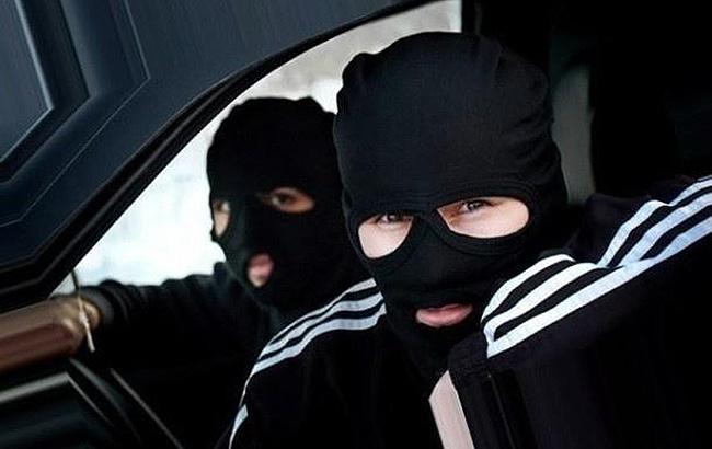 Киевлян предупредили о дерзкой банде уличных грабителей (видео)