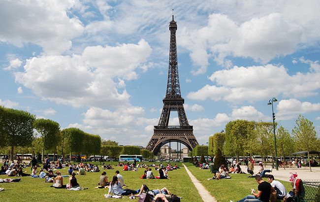 У Парижі оголосили надзвичайну ситуацію через клімат