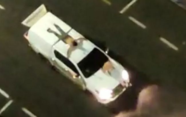 В Бразилии грабители банка привязали заложников к машинам, чтобы уйти от полиции