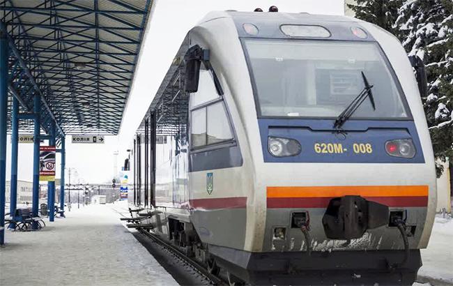 "Разводит" пассажиров: в сети рассказали о мошенниках в поездах Украины (видео)