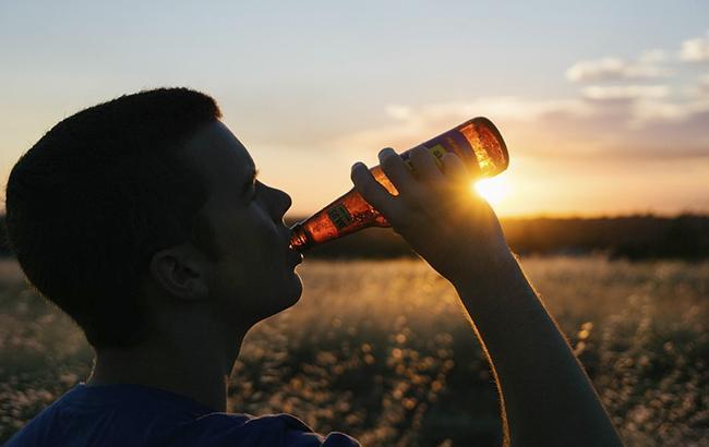 Половина отруєнь підробленим алкоголем з 2016 року закінчилася смертю, - Держспоживслужба