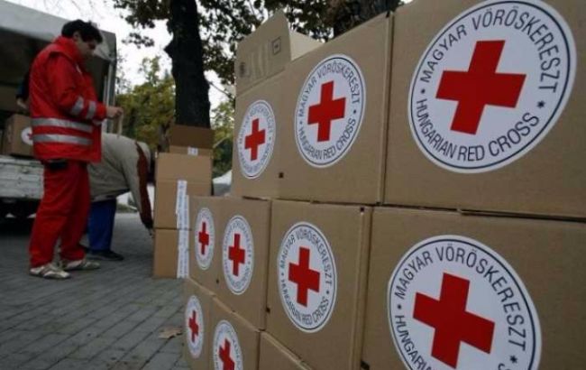 Червоний Хрест направив на окупований Донбас 11 вантажівок з гумдопомогою
