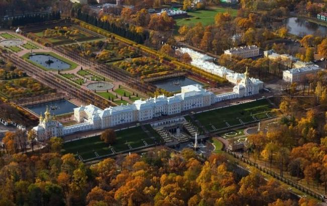 Дворцовый комплекс в Петергофе приняли за имение Порошенко