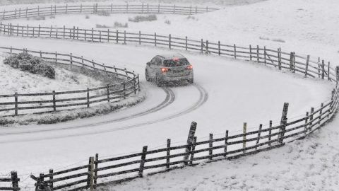 На Британію обрушився шторм "Лариса": закрито понад сотню шкіл, є перебої зі світлом